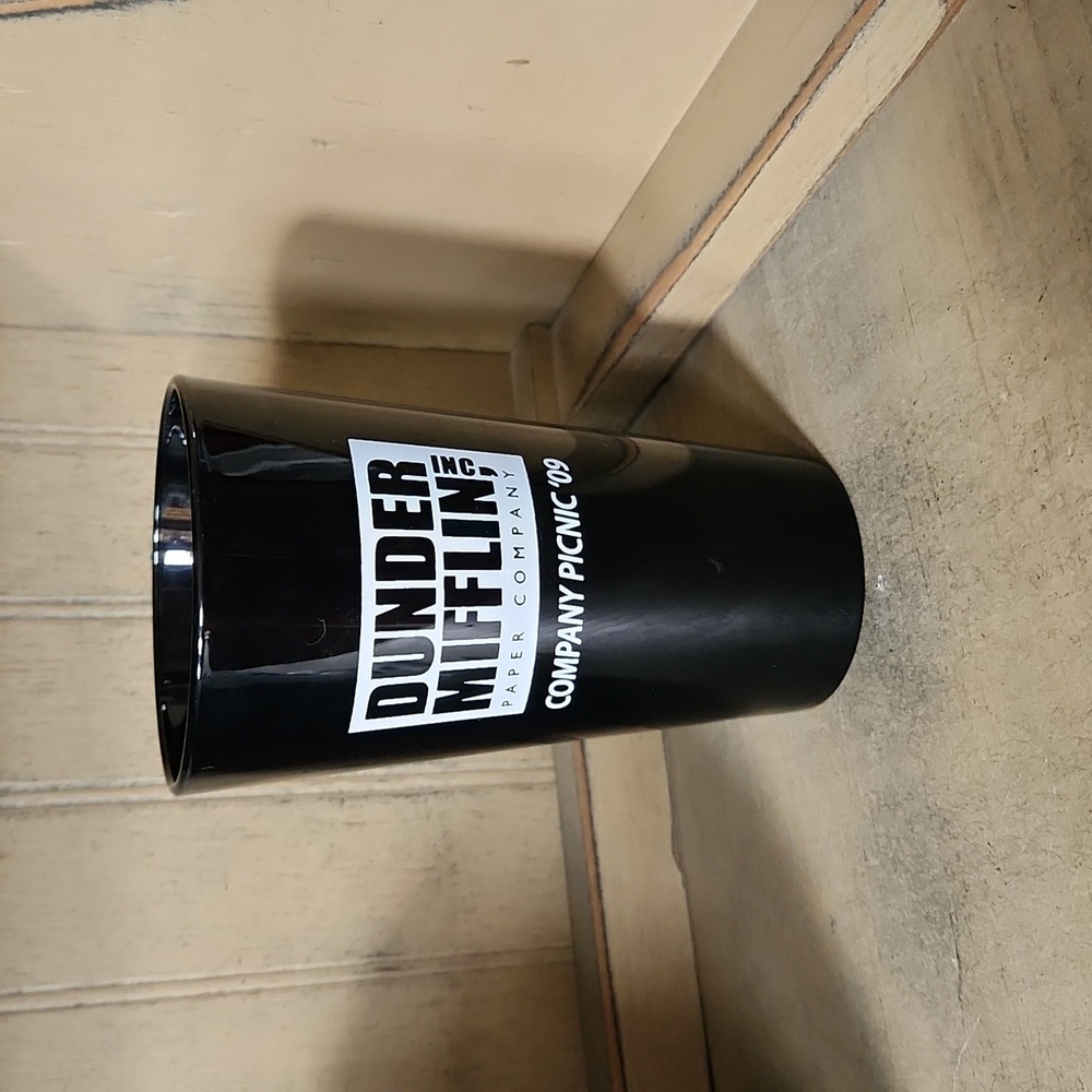 Dunder Mifflin Inc. Paper Company Company Picnic 09 Pint Glass